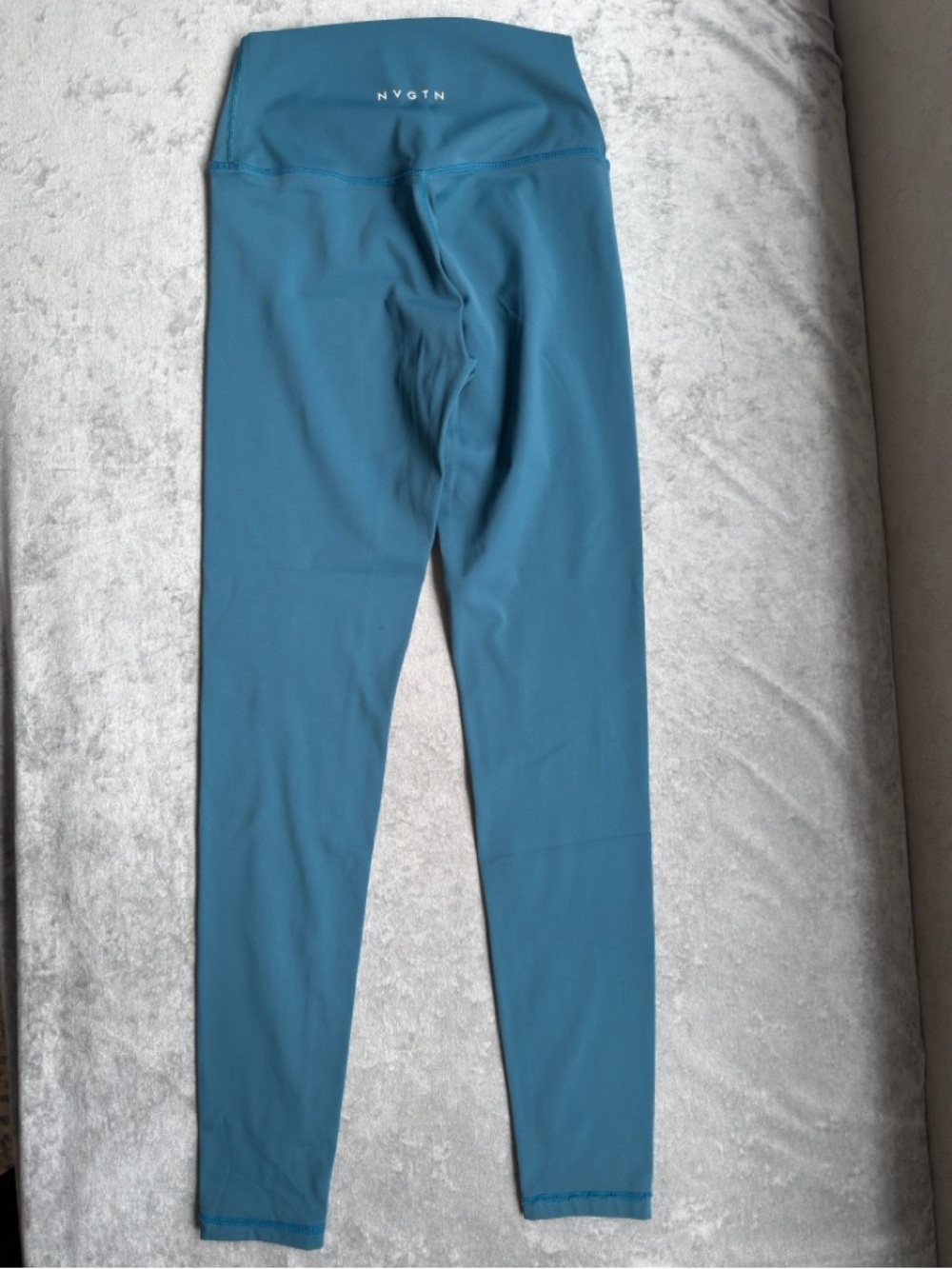 💙 NVGTN Signature 2.0 Workout Leggings | Buttery Soft | Pacific Blue | Size M 💙 - Picture 8 of 10